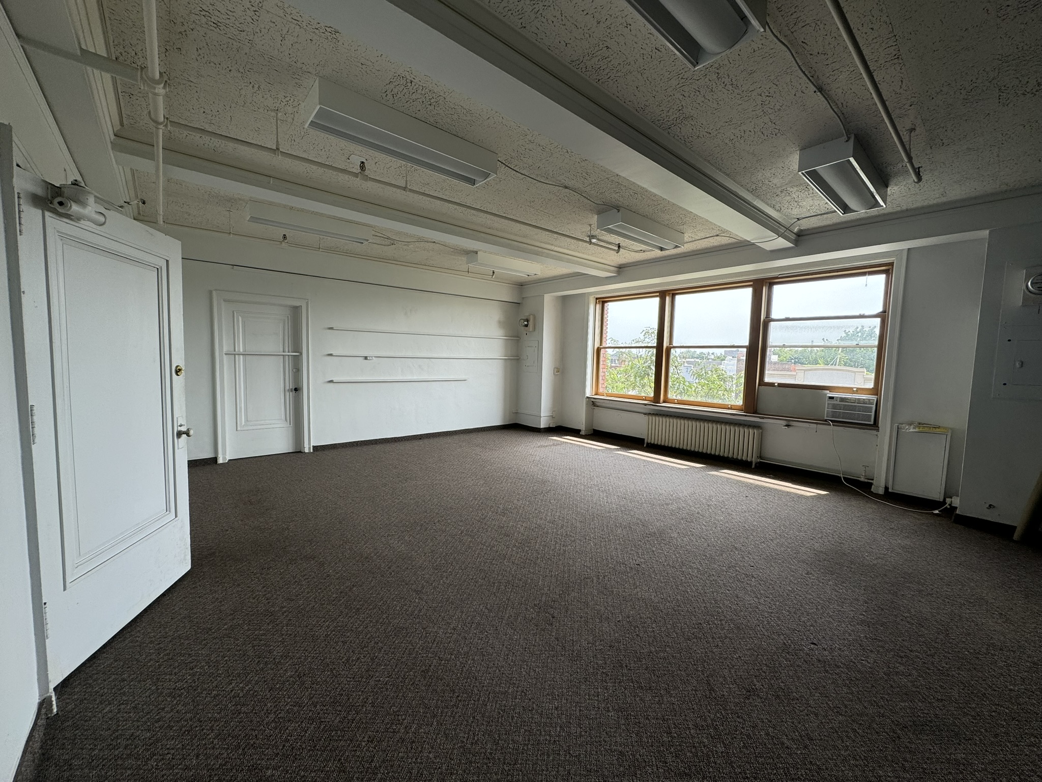 Large Office Tyler Village